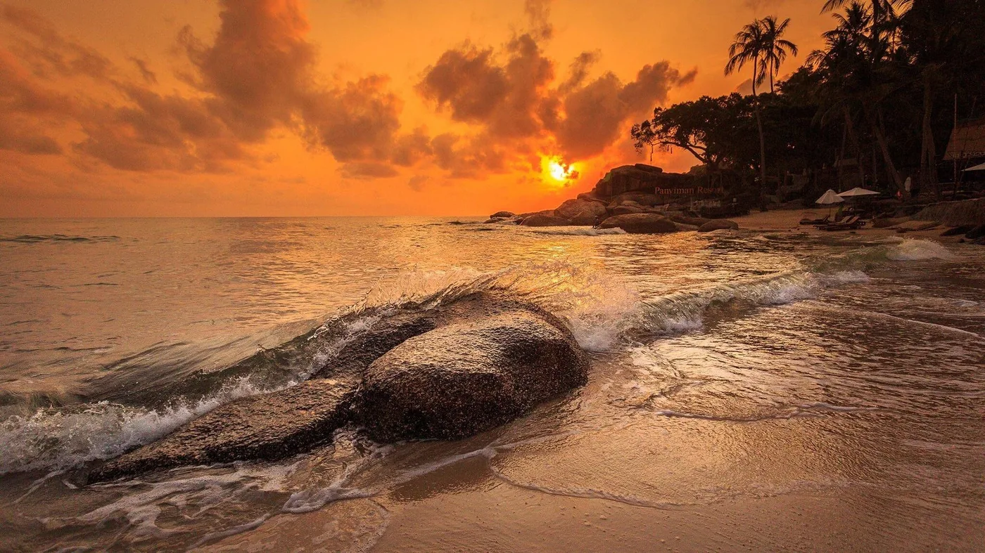 Dramatic sunset over Thong Nai Pan beach, Koh Phangan